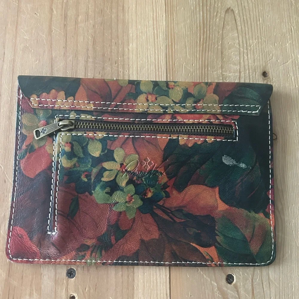 Patricia Nash clutch purse - Picture 2 of 4
